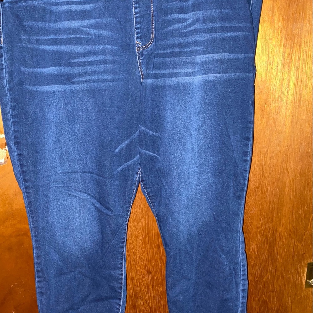 Skinny jeans with elastic waistband